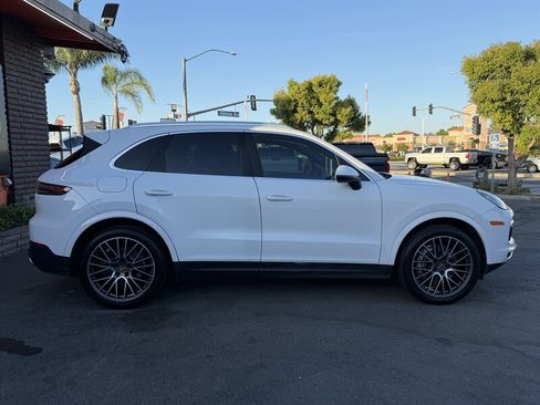 Used 2021 Porsche Cayenne AWD/4WD image 19