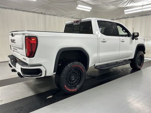 Used 2021 GMC Sierra 1500 AT4 w/ AT4 Premium Package image 2