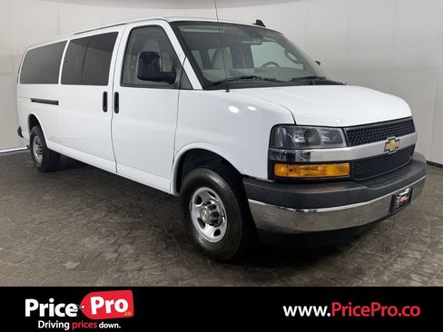 Used 2024 Chevrolet Express 3500 LT w/ LT Preferred Equipment Group RWD image 1