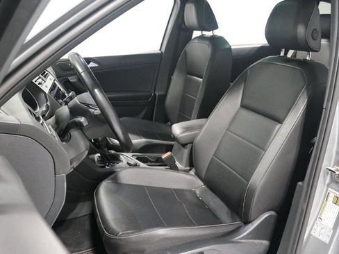 Used 2021 Volkswagen Tiguan SE R-Line image 10