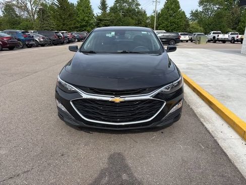 Used 2023 Chevrolet Malibu LT w/ Driver Confidence Package FWD image 2