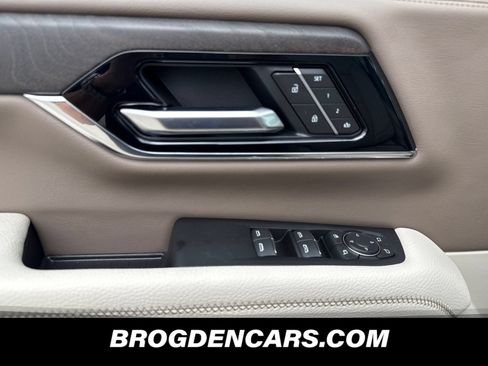 New 2026 GMC Yukon XL Denali w/ Sun & Power Step Package AWD/4WD image 10