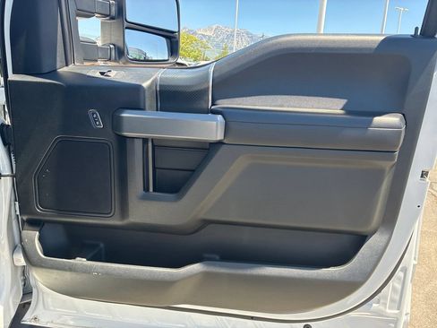 Used 2018 Ford F150 XLT w/ Equipment Group 302A Luxury AWD/4WD image 30