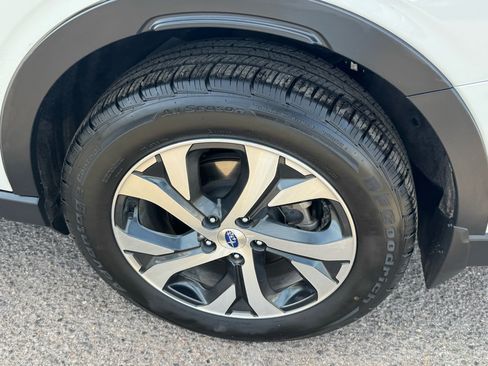 Used 2020 Subaru Outback Limited image 12