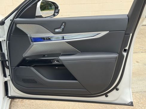 Used 2023 BMW 740i RWD image 57