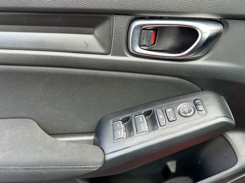 Used 2025 Honda Civic Sport image 11