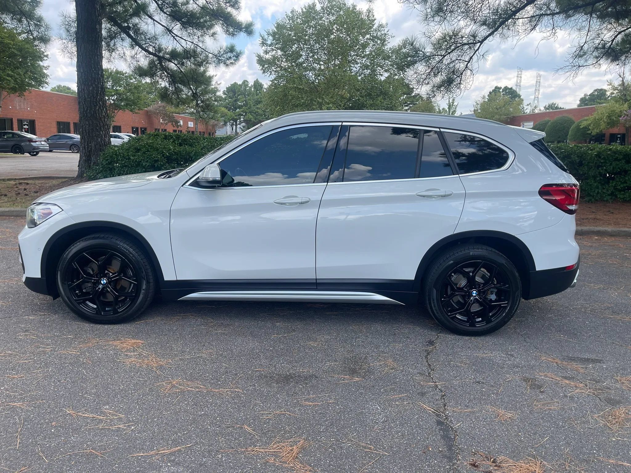 Used 2021 BMW X1 sDrive28i w/ Premium Package FWD image 2