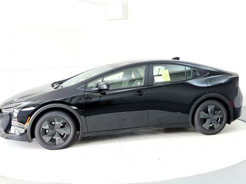New 2026 Toyota Prius LE FWD image 3