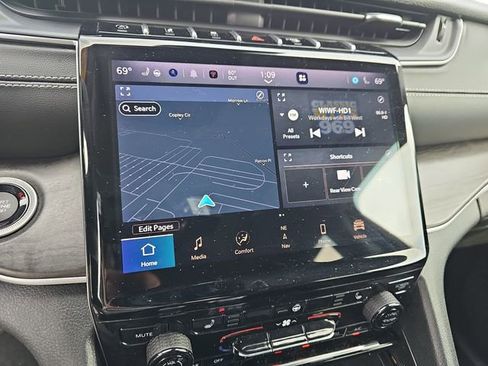 Used 2024 Jeep Grand Cherokee Limited image 22