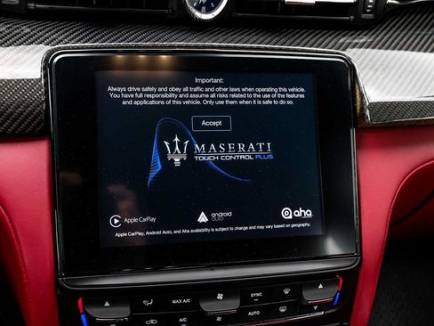 Used 2018 Maserati Quattroporte S GranSport Q4 AWD/4WD image 26