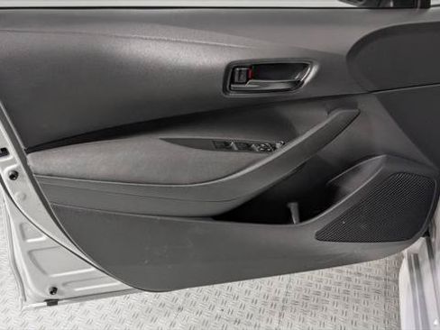 Used 2022 Toyota Corolla LE w/ LE Convenience Package FWD image 12