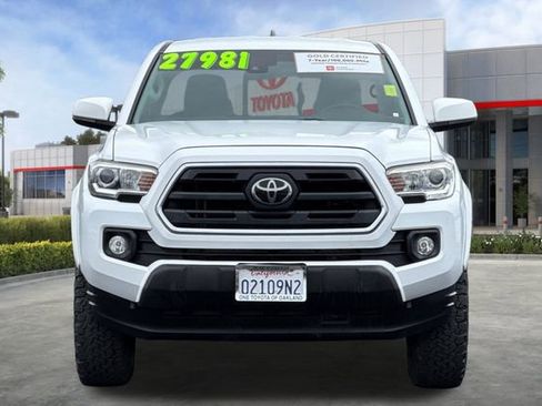 Certified 2018 Toyota Tacoma SR5 image 11