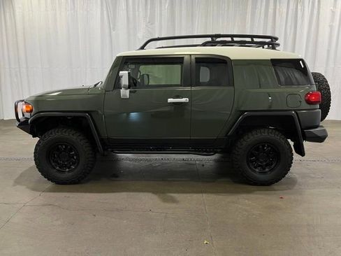 Used 2014 Toyota FJ Cruiser 4WD w/ Convenience Package image 7