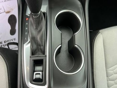 Used 2019 Chevrolet Equinox LS FWD image 28