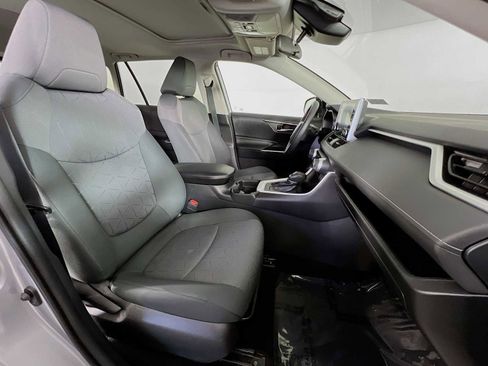 Used 2021 Toyota RAV4 XLE w/ Convenience Package AWD/4WD image 29