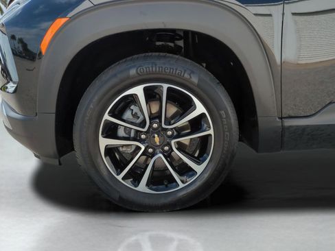 Used 2025 Chevrolet TrailBlazer LT AWD/4WD image 25