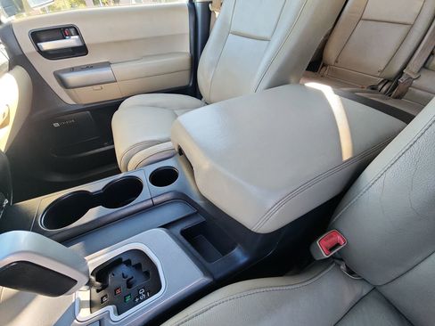 Used 2014 Toyota Sequoia Limited image 22