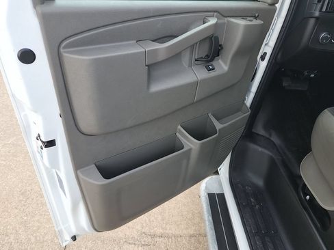 Used 2025 Chevrolet Express 2500 w/ Driver Convenience Package RWD image 31