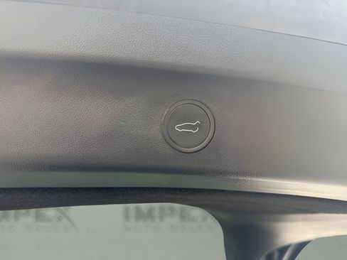 Used 2024 Tesla Model Y Long Range RWD image 32
