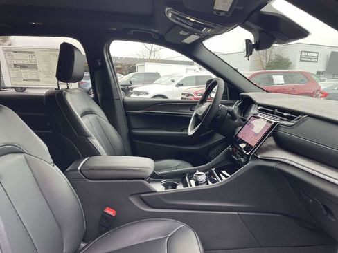 New 2025 Jeep Grand Cherokee L Limited AWD/4WD image 16