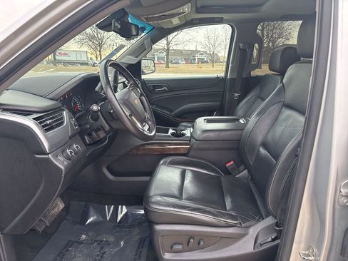 Used 2018 Chevrolet Suburban LT image 14
