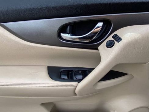 Used 2016 Nissan Rogue S image 15