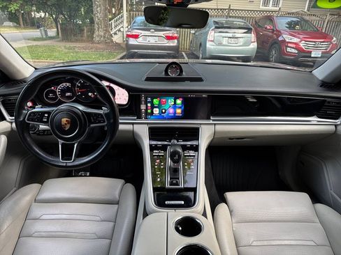 Used 2018 Porsche Panamera 4 AWD/4WD image 21