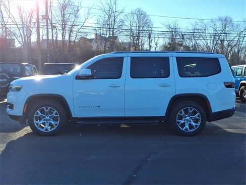 Used 2022 Jeep Wagoneer Series II image 6