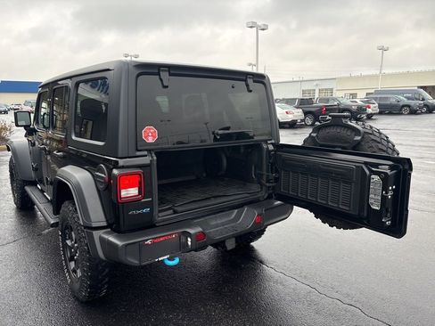 Used 2023 Jeep Wrangler Unlimited w/ Cold Weather Group image 13