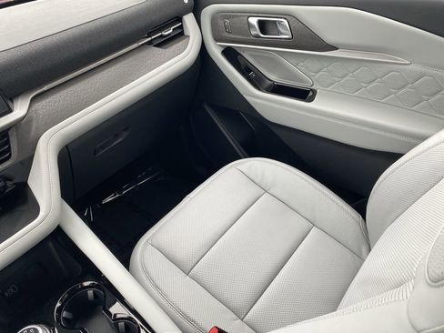 New 2026 Ford Explorer Platinum w/ LUX Leather Package image 15