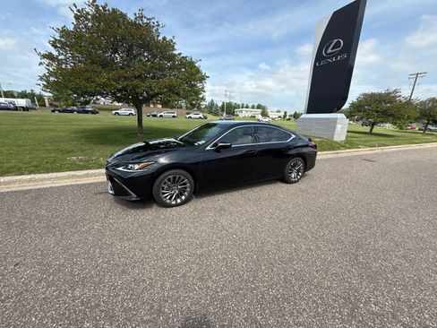 Used 2024 Lexus ES 300h w/ Accessory Package (Z1) FWD image 22