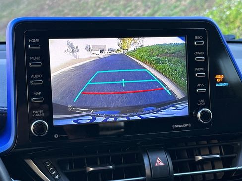 Used 2020 Toyota C-HR XLE image 20