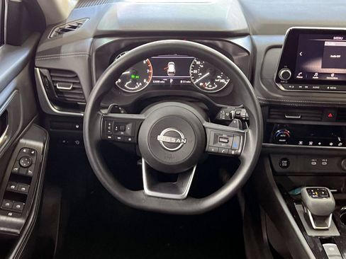 Used 2024 Nissan Rogue SV AWD/4WD image 14