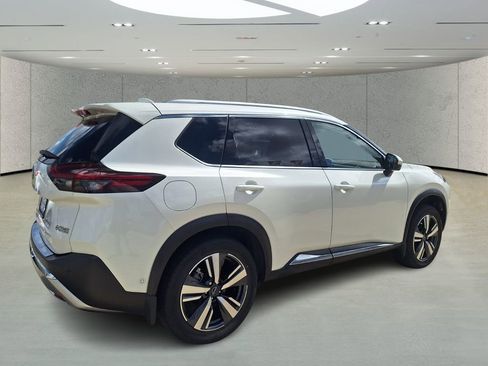 Used 2023 Nissan Rogue Platinum w/ Platinum Premium Package image 5