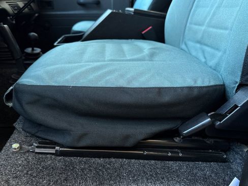 Used 1993 Land Rover Defender 110 image 14