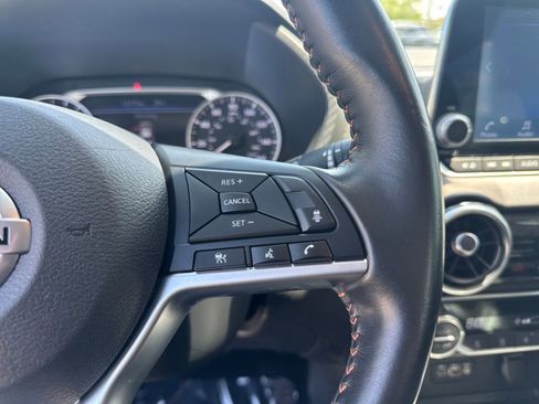 Certified 2022 Nissan Sentra SR FWD image 16