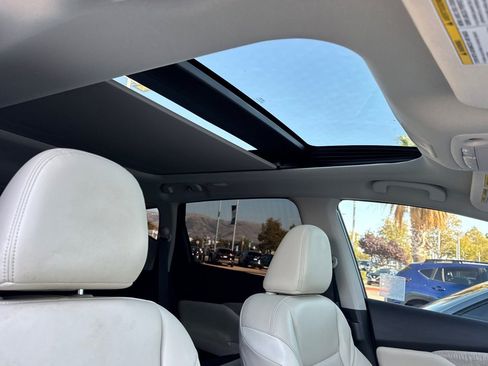 Used 2024 Nissan Murano SL image 17