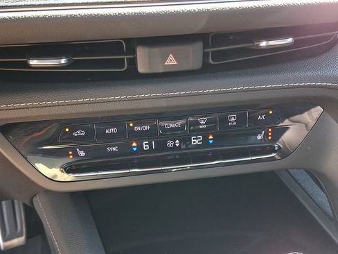 Certified 2023 Buick Envision Essence w/ Technology Package I AWD/4WD image 16