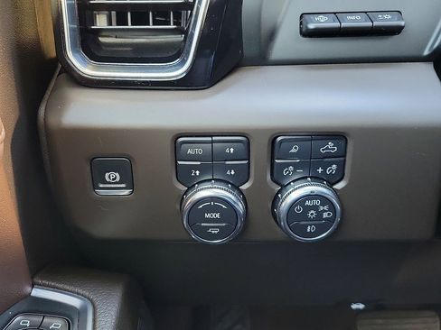 Used 2024 GMC Sierra 1500 Denali image 14