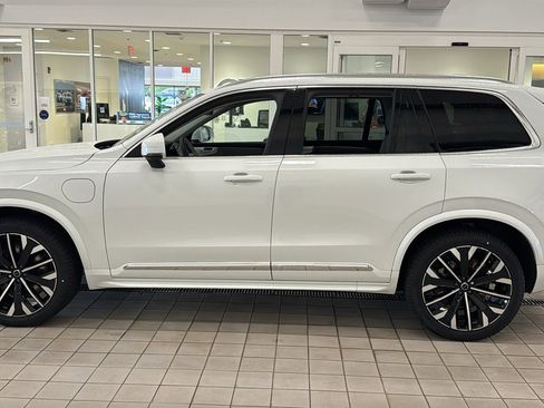 New 2026 Volvo XC90 T8 Ultra w/ Protection Package Premier AWD/4WD image 8