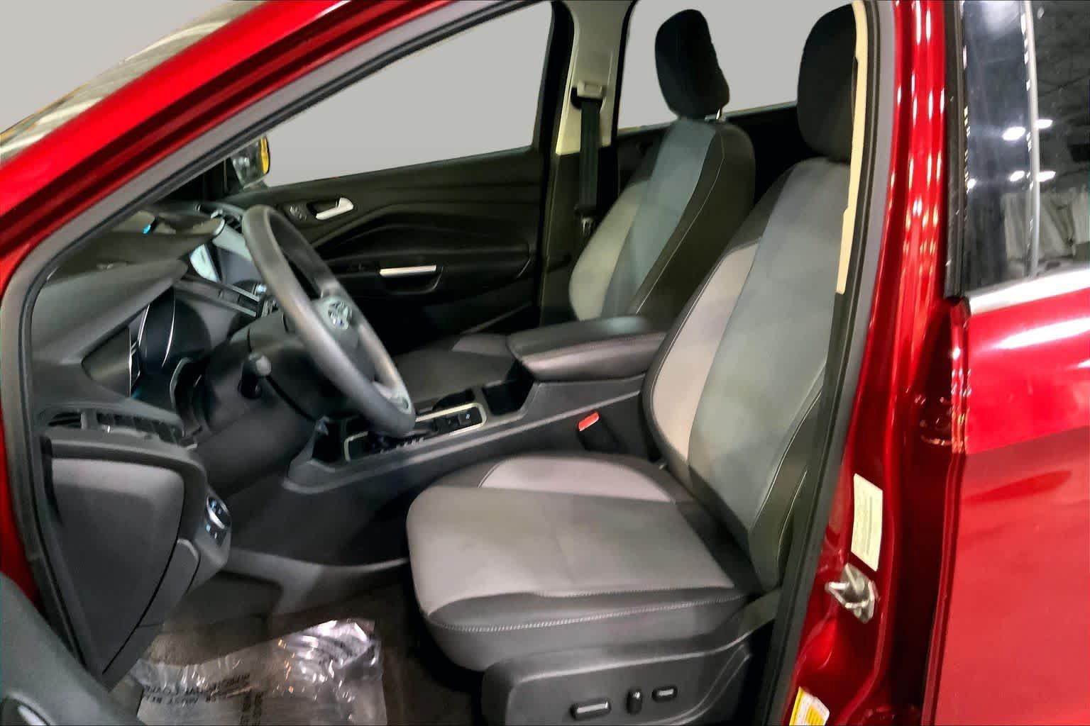 Used 2018 Ford Escape SE w/ SE Sync 3 Package AWD/4WD image 8