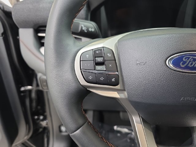 Used 2026 Ford Explorer Active w/ Active Comfort Package AWD/4WD image 17