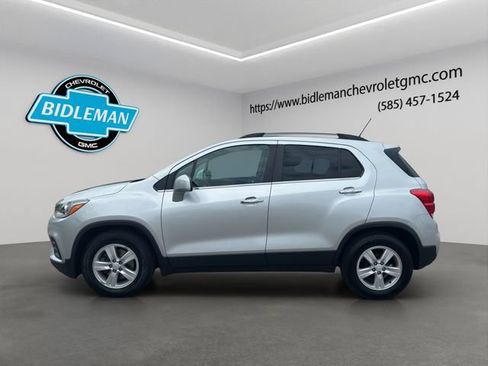 Used 2019 Chevrolet Trax LT w/ LT Convenience Package FWD image 4
