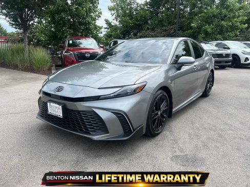 Used 2026 Toyota Camry SE FWD image 5