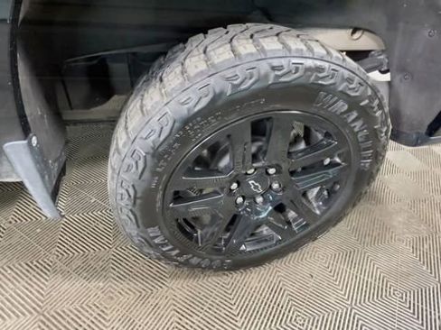 Used 2023 Chevrolet Silverado 1500 LT Trail Boss w/ LT Trail Boss Premium Package AWD/4WD image 16