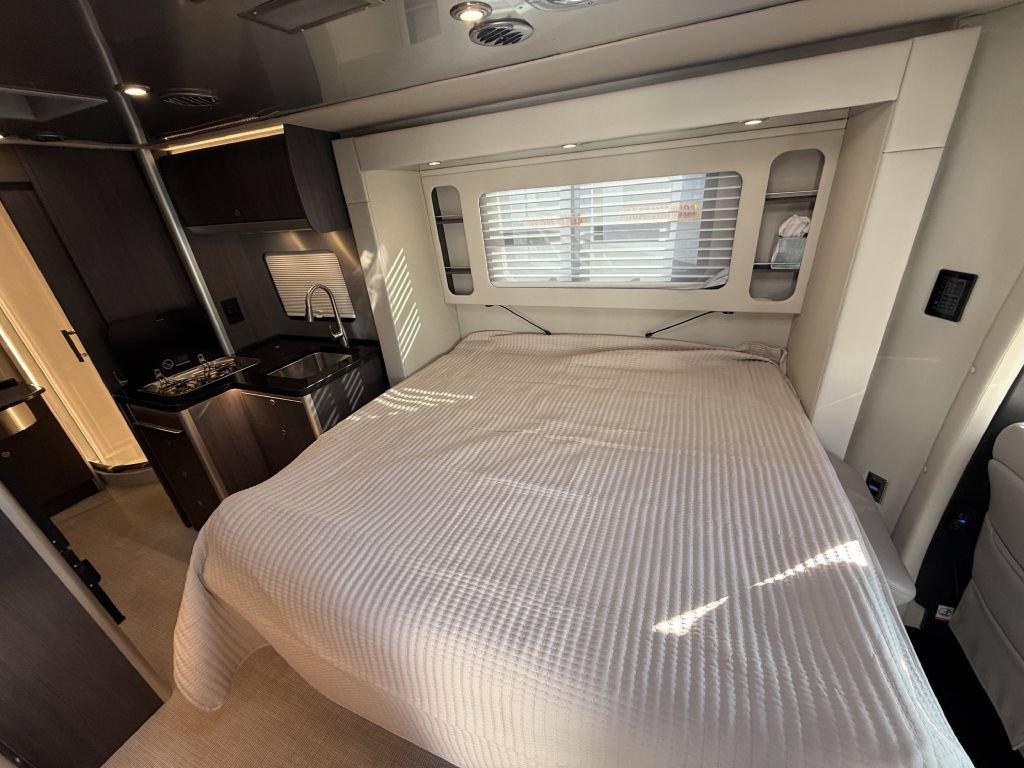 Used 2020 Mercedes-Benz Sprinter 3500 image 44