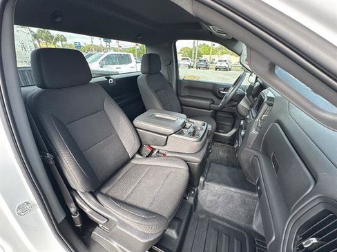 Used 2025 Chevrolet Silverado 1500 W/T image 9