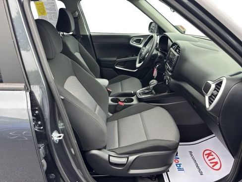 Certified 2025 Kia Soul LX w/ LX Technology Package FWD image 11