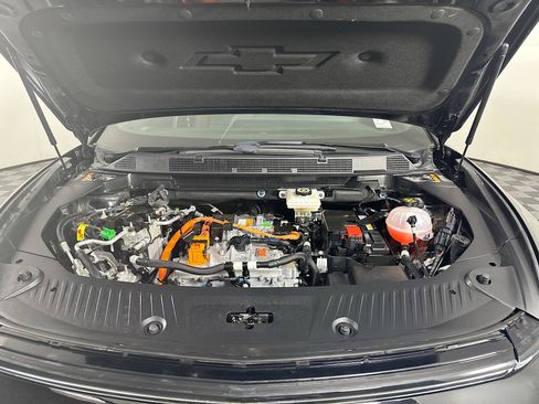 Used 2024 Chevrolet Equinox EV RS FWD image 34