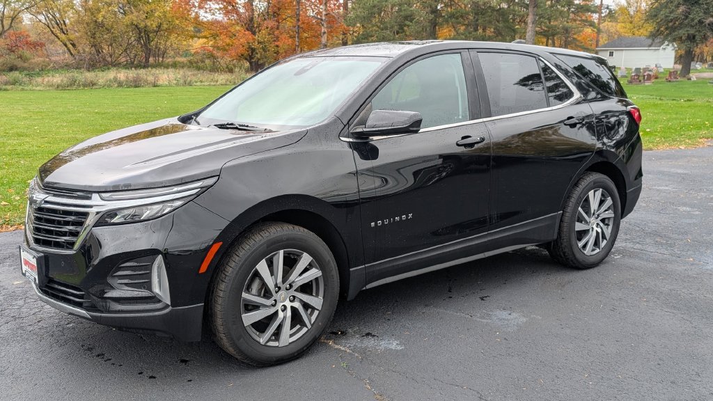 Used 2024 Chevrolet Equinox LT AWD/4WD image 3